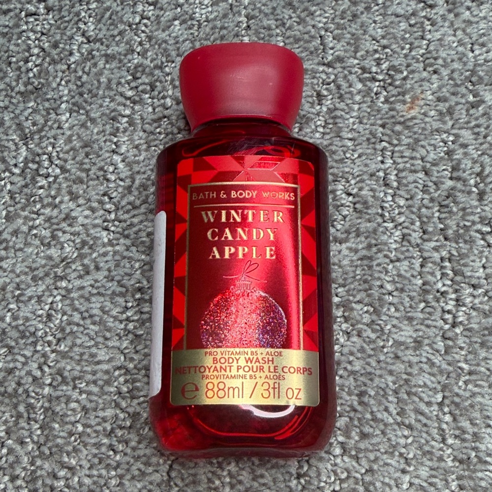 Bath & Body Works Winter Candy Apple Body Wash - Festive Red